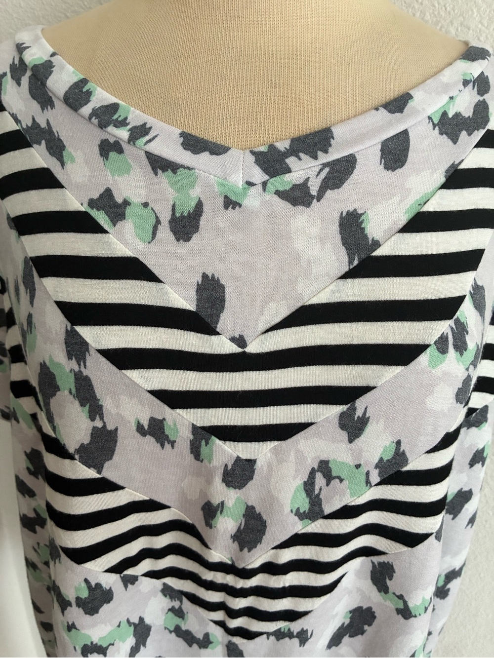 Sew In Love tee - Picture 4 of 7